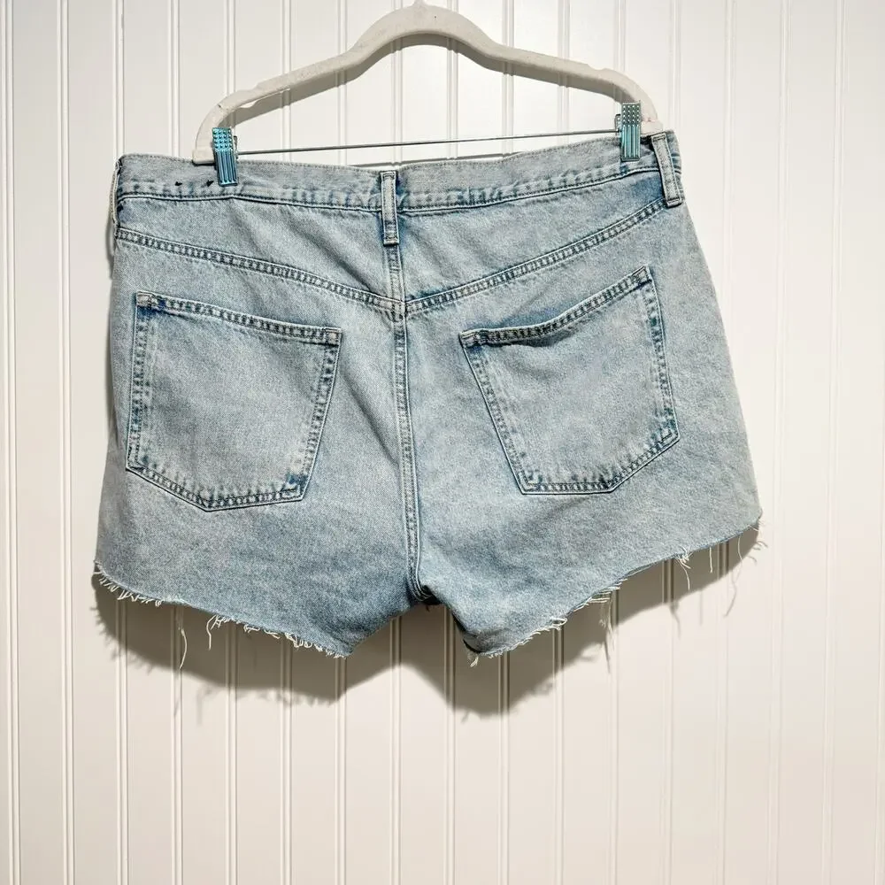 GAP Stride Denim Shorts Lightwash Distressed Size 16